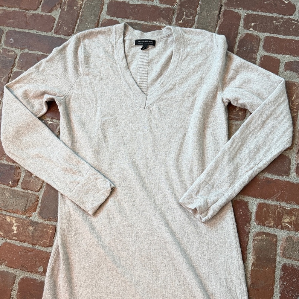 Banana Republic Italian Merino Wool Cashmere V-neck Sweater Dress - Picture 4 of 11